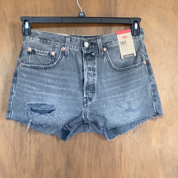 Relisted Levi’s distressed high rise 501 jean cotton denim short cutoff vibe 30 - Picture 3 of 16